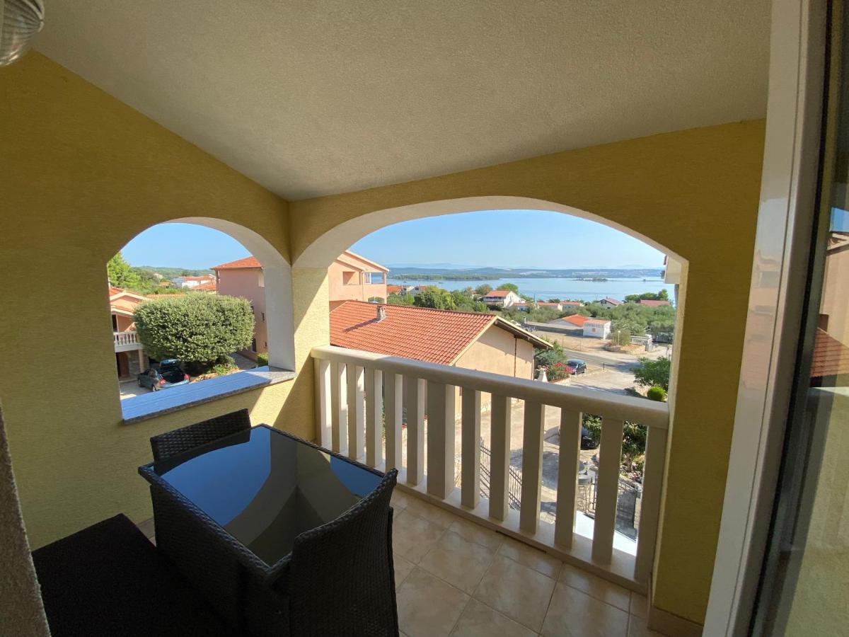 Apartments Villa Lora Kraj  Kültér fotó