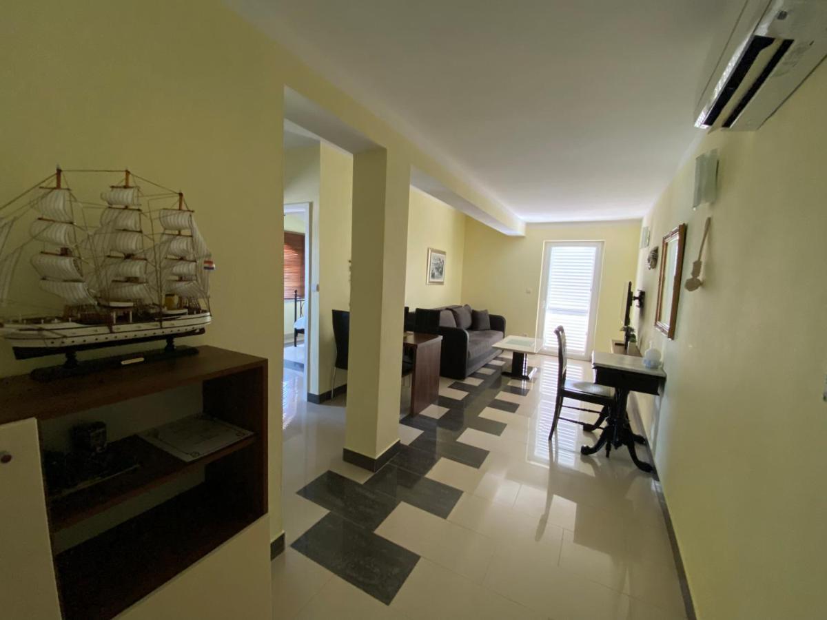 Apartments Villa Lora Kraj  Kültér fotó