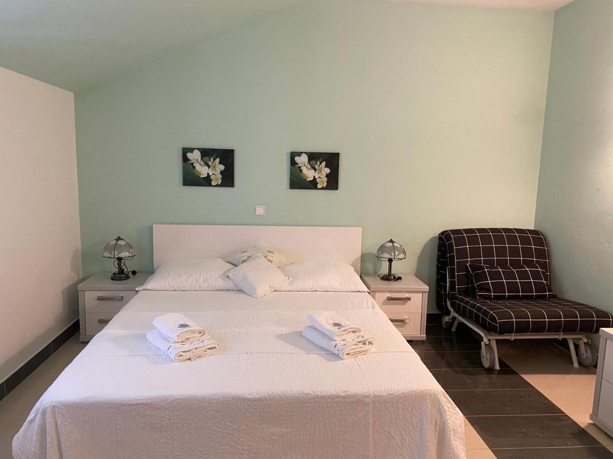Apartments Villa Lora Kraj  Kültér fotó