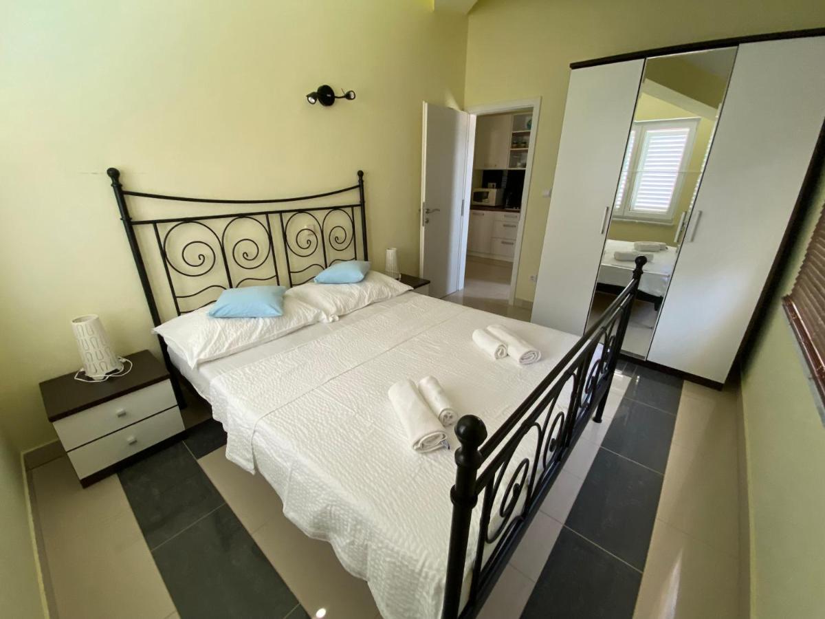 Apartments Villa Lora Kraj  Kültér fotó